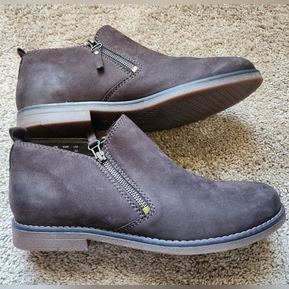 New Hush Puppies Mazin Cayto Boot in Dark Brown Nubuck, Women's size 12